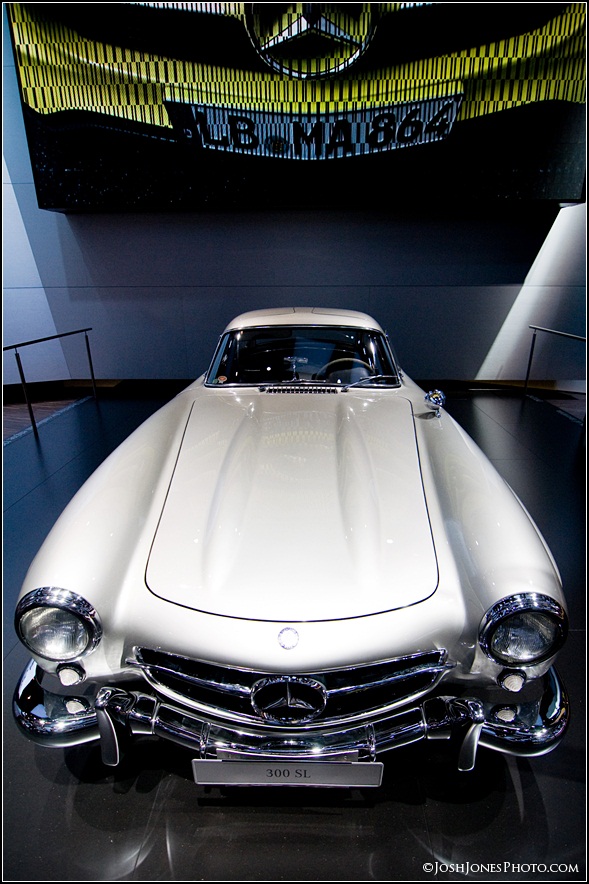 Detroit Autoshow 2011 Mercedes Display